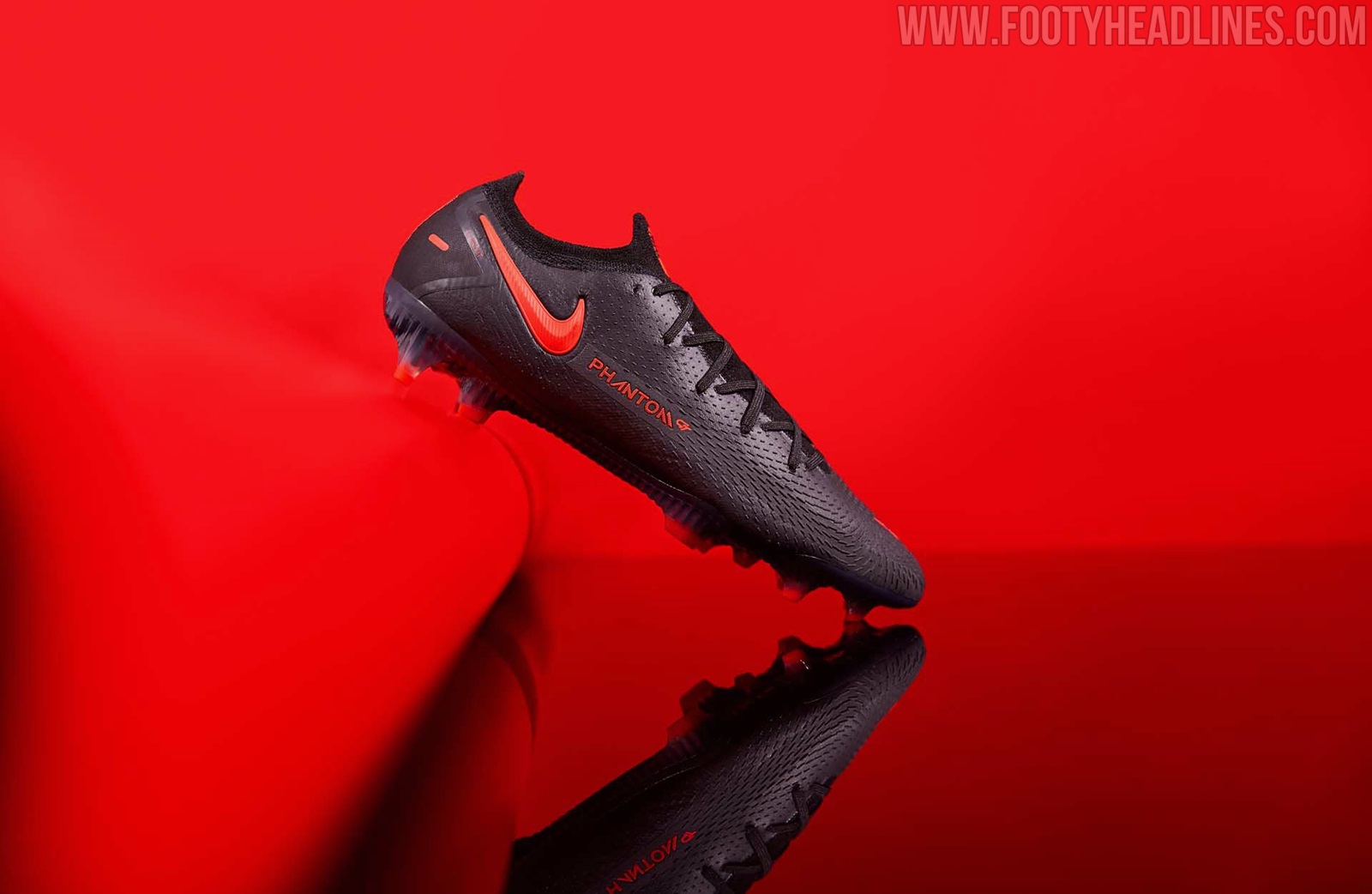 Nike phantom black and sales red